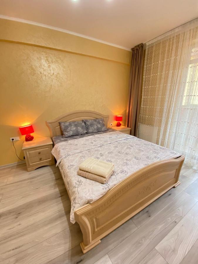 Two Bedroom Large Apartment In Chisinau Exterior photo
